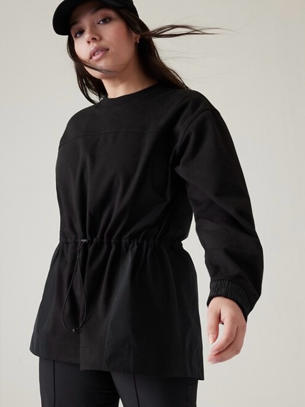 Athleta Triumph Hybrid
Crewneck Sweatshirt Black
Long Sleeve